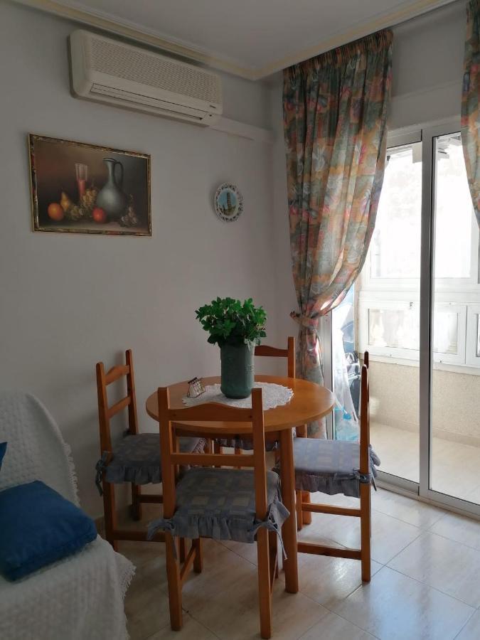 Gemuetliche Ferienwohnung In Torrevieja Ca100M Vom Strand Playa Del Cura Entfernt 외부 사진